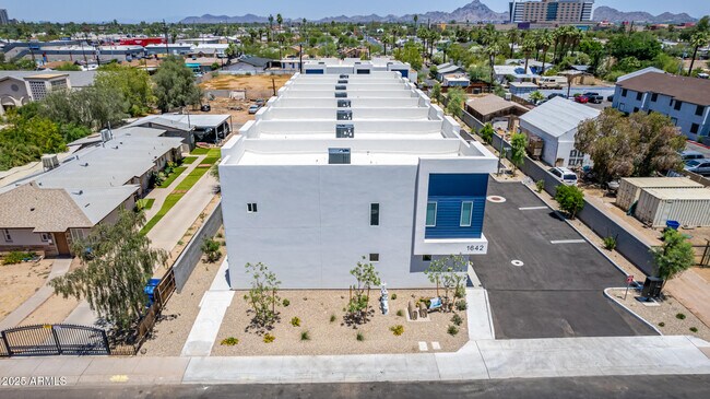 Building Photo - 1642 E Monte Vista Rd