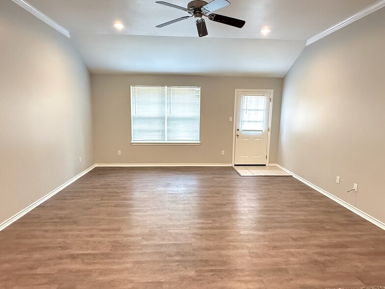 Building Photo - 13865 County Road 194