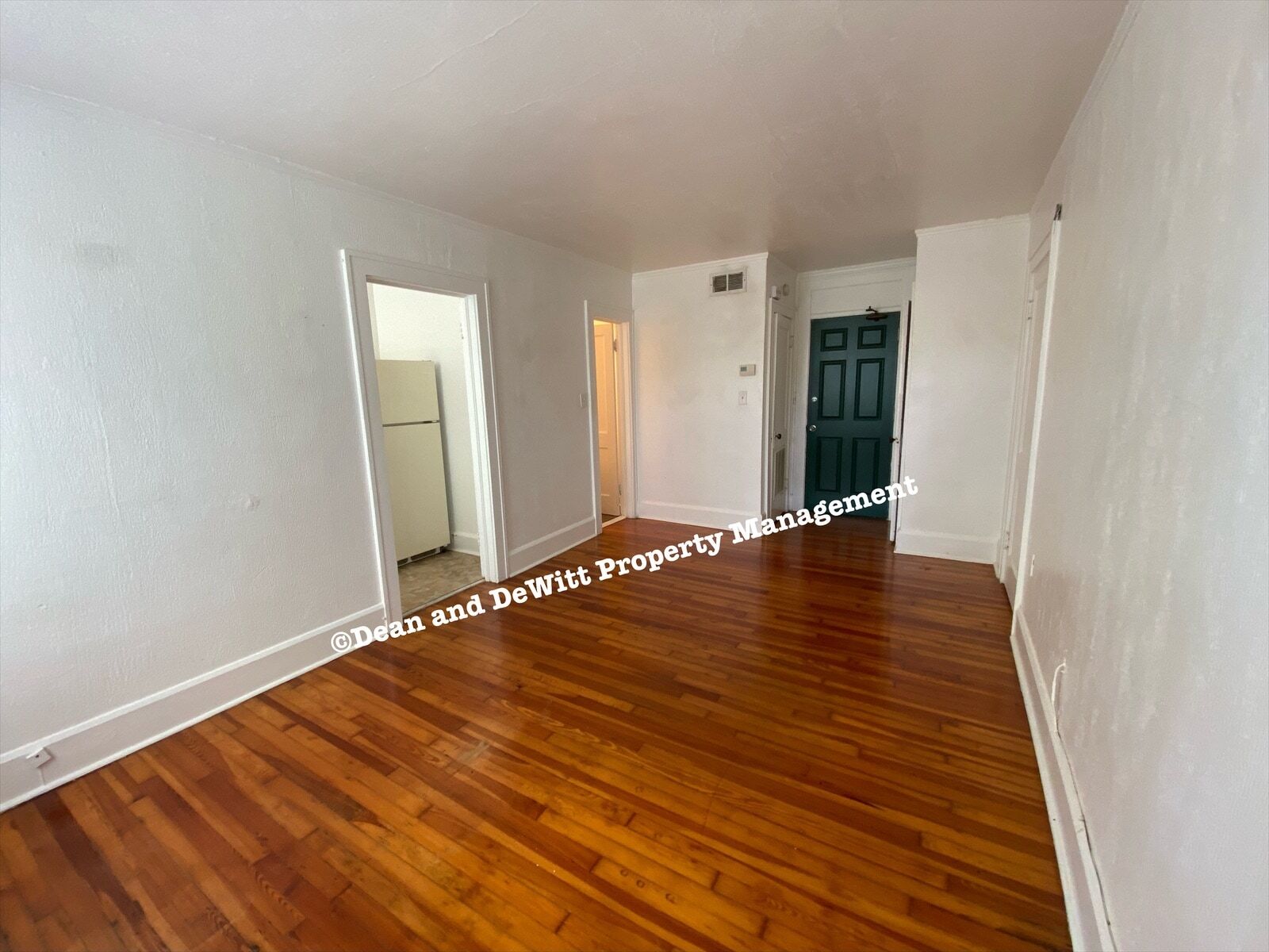 Building Photo - Studio Bed/1 Bath - Unit 4