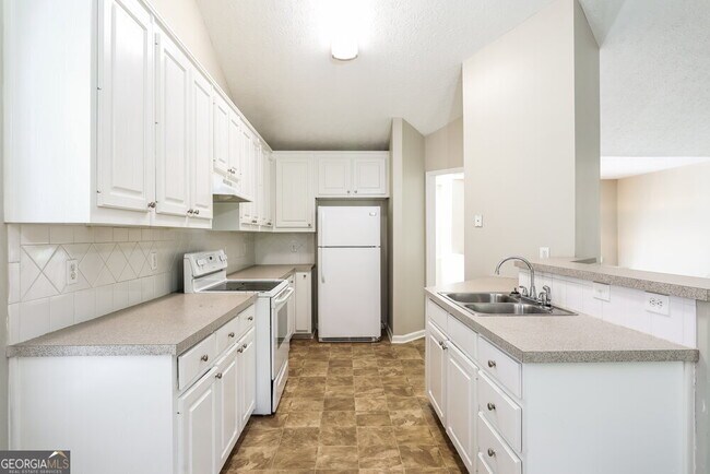 Building Photo - 1530 Bramlett Forest Trail SE