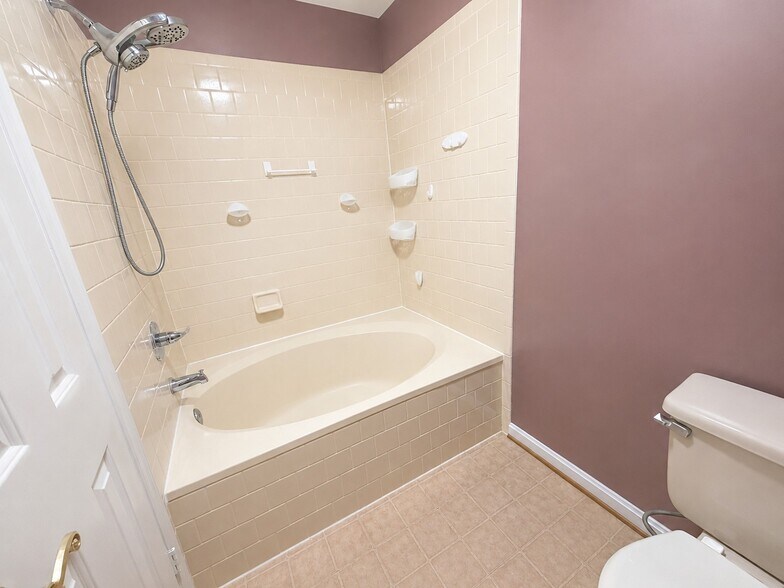 Building Photo - 739 Orley Pl
