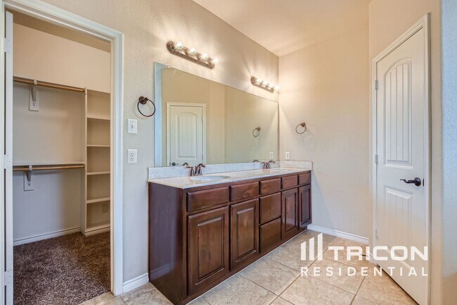 Building Photo - 1044 Lufkin Ln