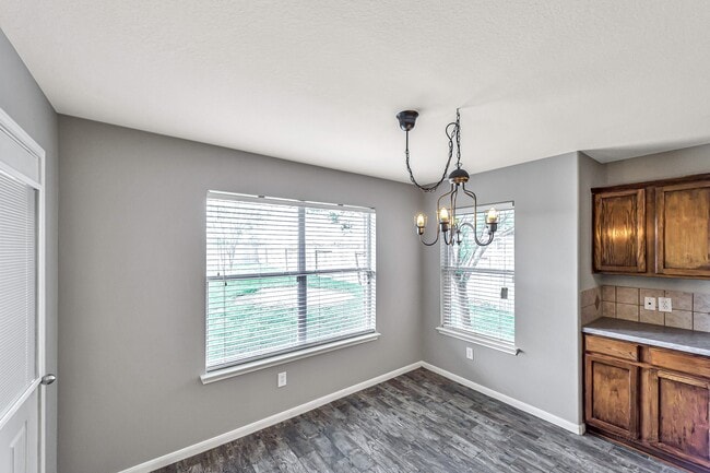 Building Photo - 20243 Sunset Ranch Dr