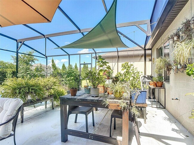 Building Photo - 588 Cantabria Dr