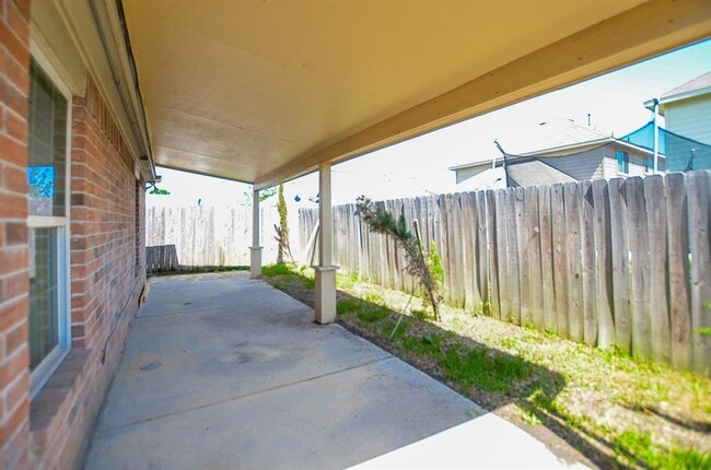 Building Photo - 18818 Driftwood Springs Dr