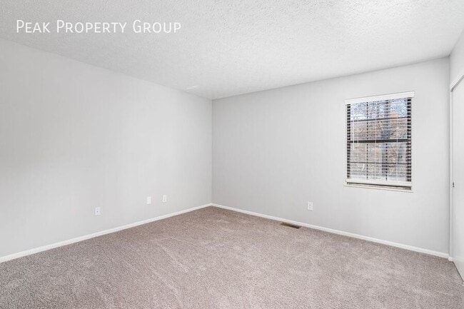 Building Photo - 182 Blakeford Dr