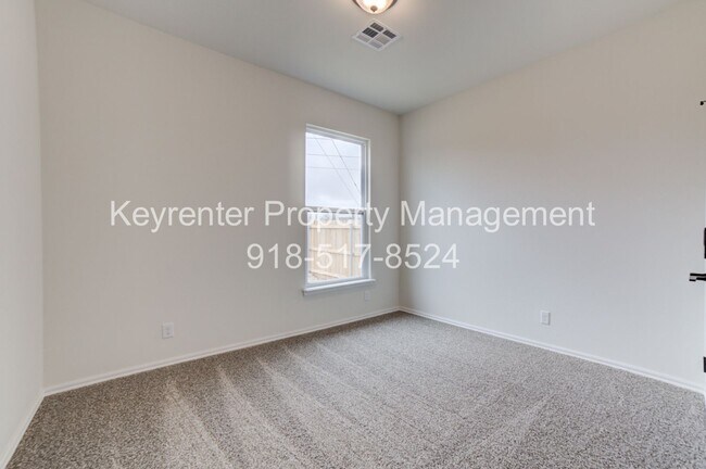 Building Photo - 4 BEDROOM CAPITAL HOME IN SAND SPRINGS!!!