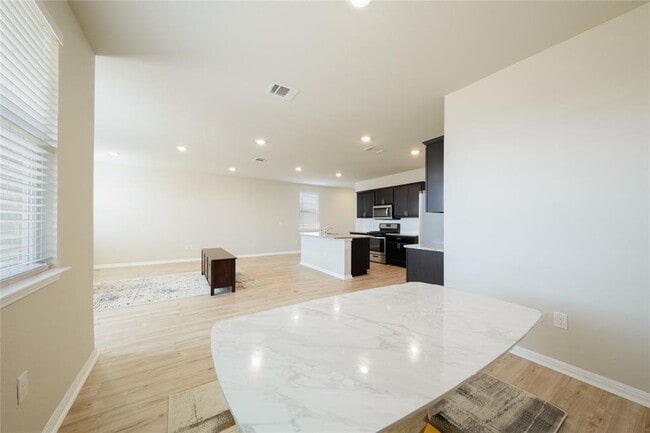 Building Photo - 521 Otto Ave