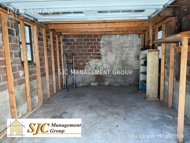 Building Photo - 102 N 24th Ave