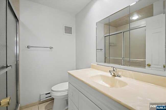 Building Photo - 85 Sheridan Ave