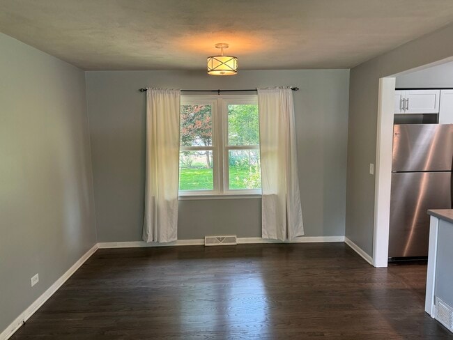 Building Photo - 109 Sandalwood Dr