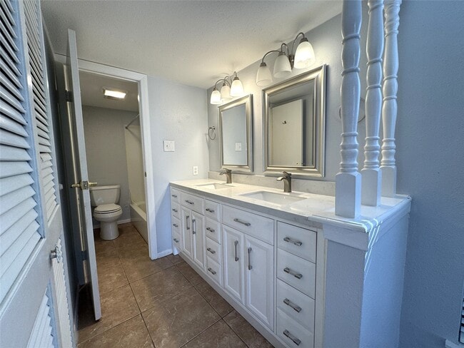 Building Photo - 4001 E NASA Pkwy