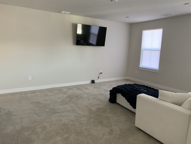 Building Photo - 2325 Hazel Wy