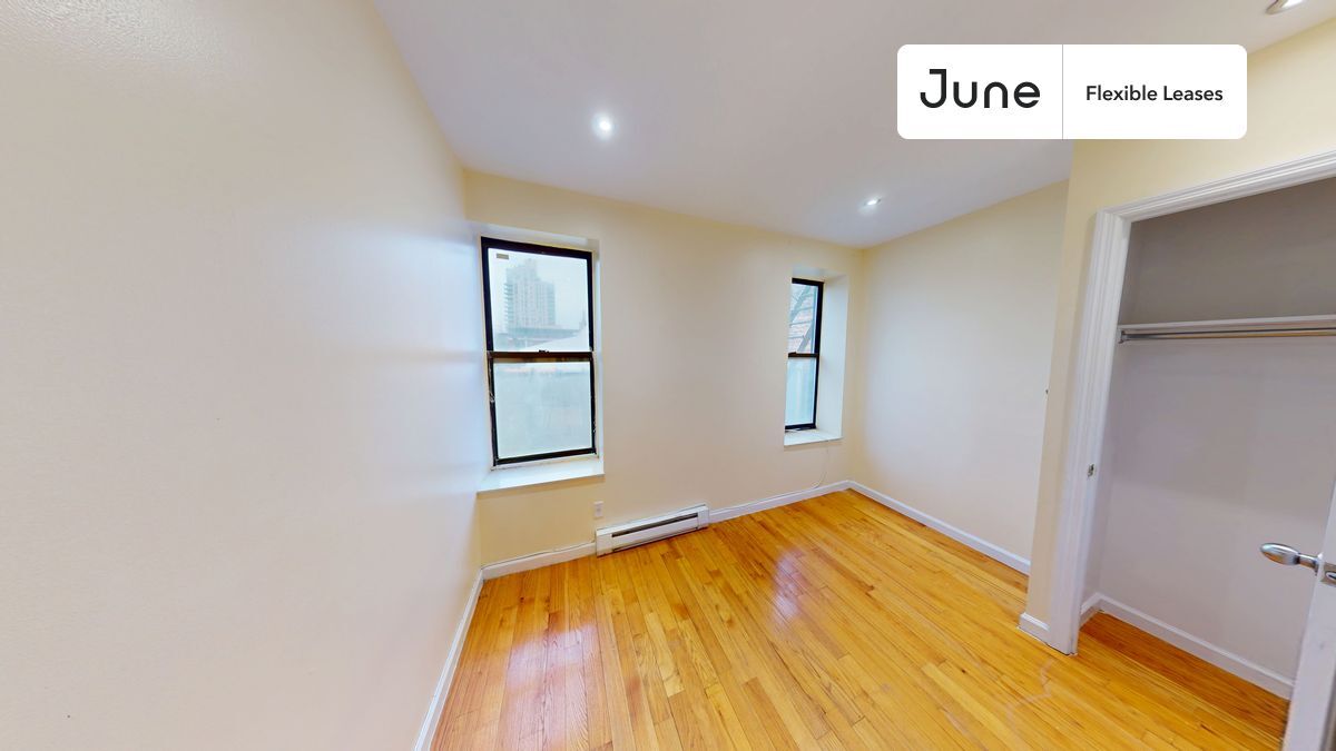 Building Photo - 15 W 107th St