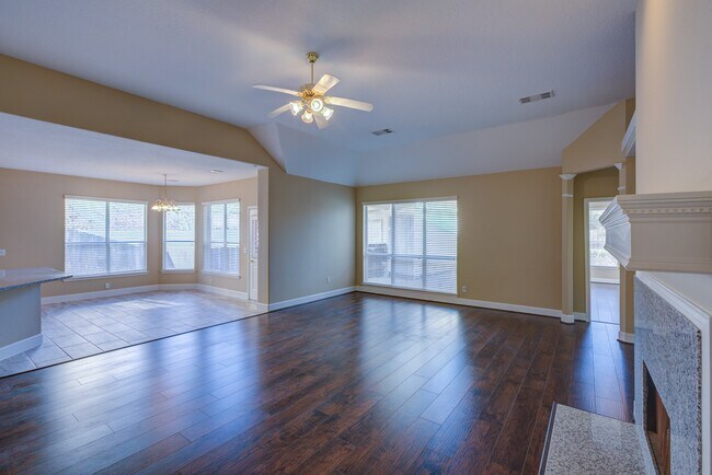 Building Photo - 6227 Clear Canyon Dr