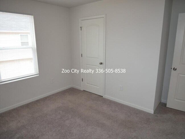 Building Photo - 2411 Whirlwind Ln