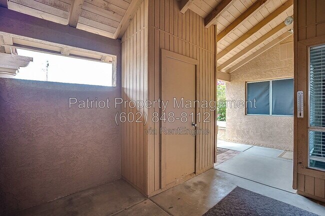Building Photo - 20420 N 6th Dr