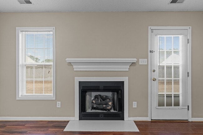 Building Photo - 123 Jerrett Ln