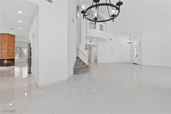 Building Photo - 3004 Sun Lake Dr