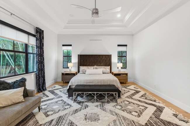 Building Photo - 17662 Cadena Dr