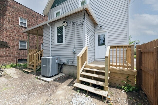 Building Photo - North Campus OSU Renovated Single Family H...