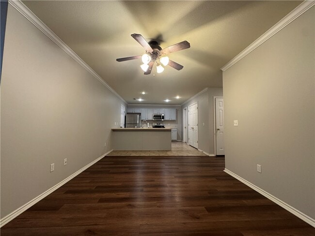 Building Photo - 1582 Willowbrook Dr