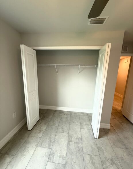 Building Photo - 6039 Latimer Ave