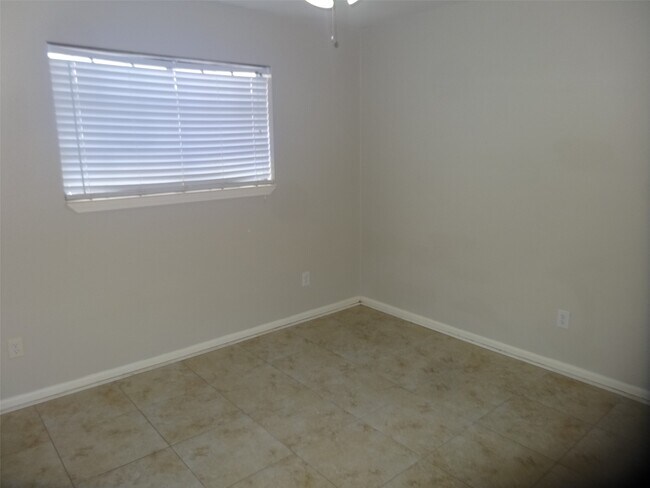 Building Photo - 1606 Quail Run