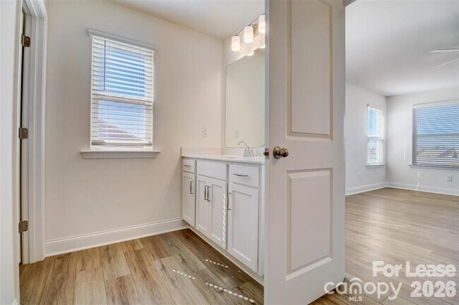 Building Photo - 3853 Hayden Ln