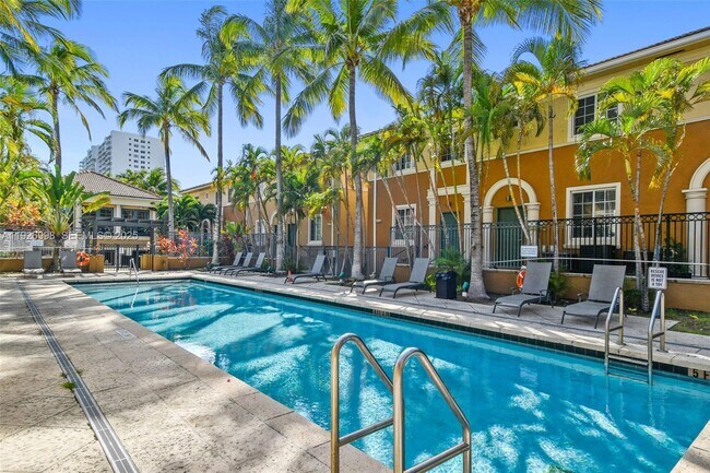 Building Photo - 2945 NE 185th St