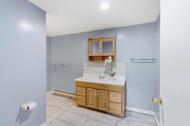 Building Photo - 206 Hiawatha Trail