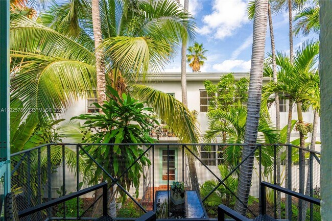 Building Photo - 728 Lenox Ave.