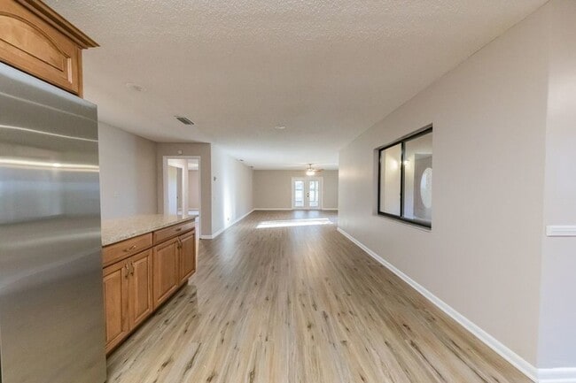 Building Photo - 673 Augusta Rd