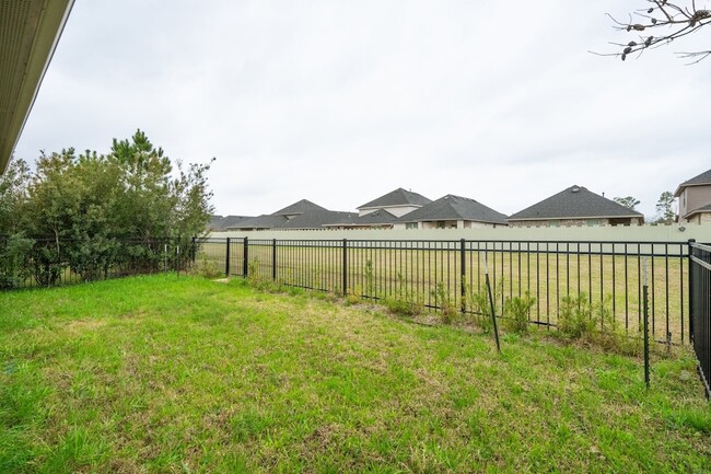 Building Photo - 16856 Pink Wintergreen Dr