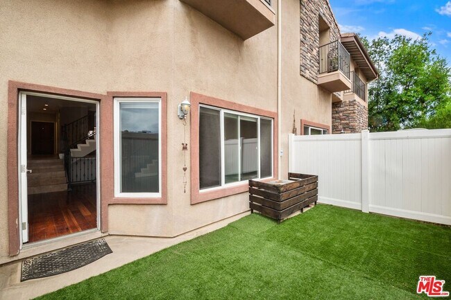 Building Photo - 5241 Colodny Dr