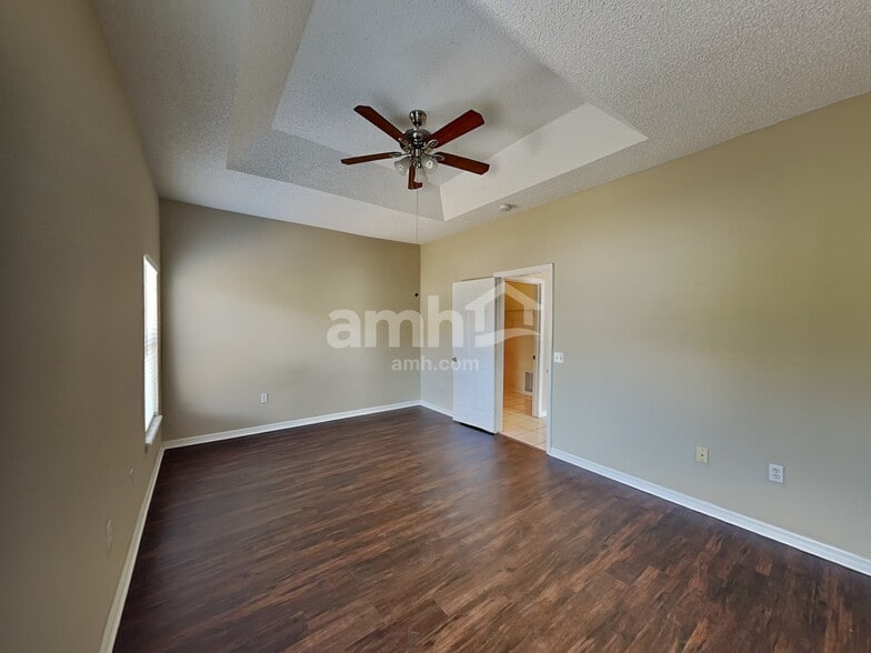 Building Photo - 2505 Sherbrook Ln