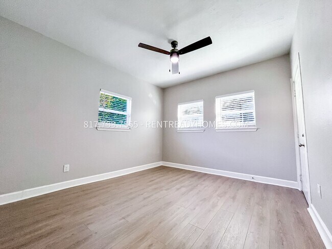 Building Photo - 4431 Clay St