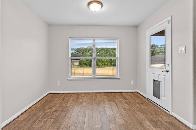 Building Photo - 30822 W Lost Creek Blvd
