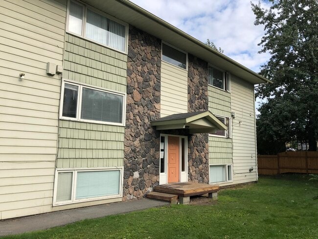 Building Photo - 2746 W 42nd Ave