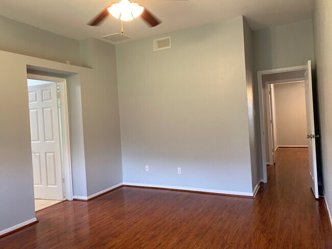Building Photo - 3111 Lazy Brook Dr