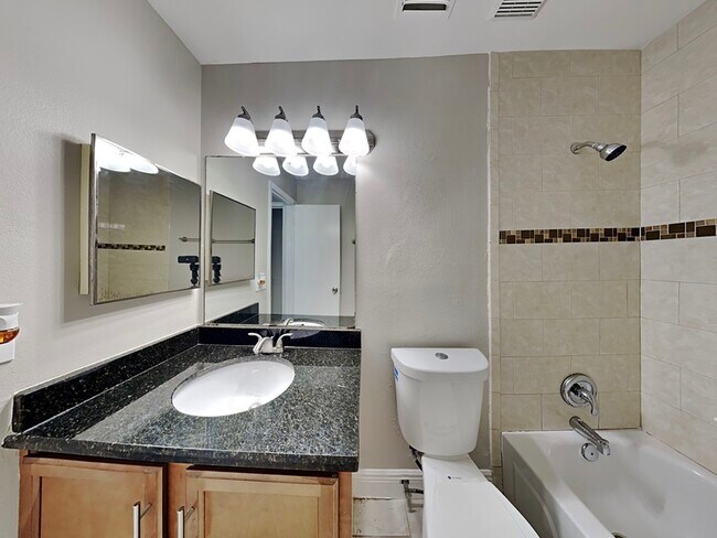 Building Photo - 1424 Liz Ln