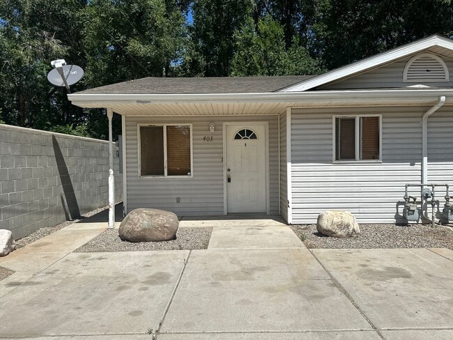 Primary Photo - 2 bedroom 2 bathroom duplex available for ...