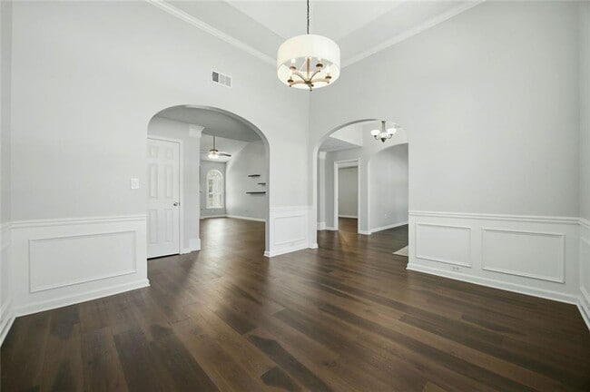 Building Photo - 572 Staghorn Ln