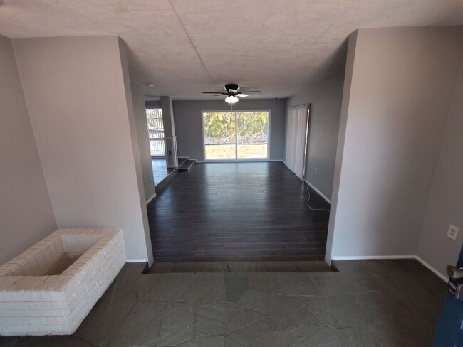 Building Photo - Coming Soon!!  Avaliable May 1, 2025 Spaci...