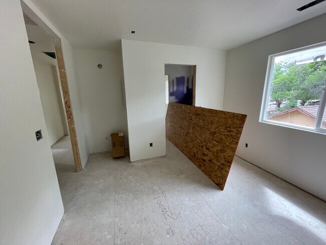 Building Photo - 518 S Wc Riles St