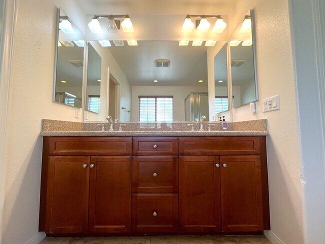 Building Photo - 7143 Leighton Dr