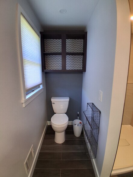 Master Suite Bathroom - 2710 English Rd
