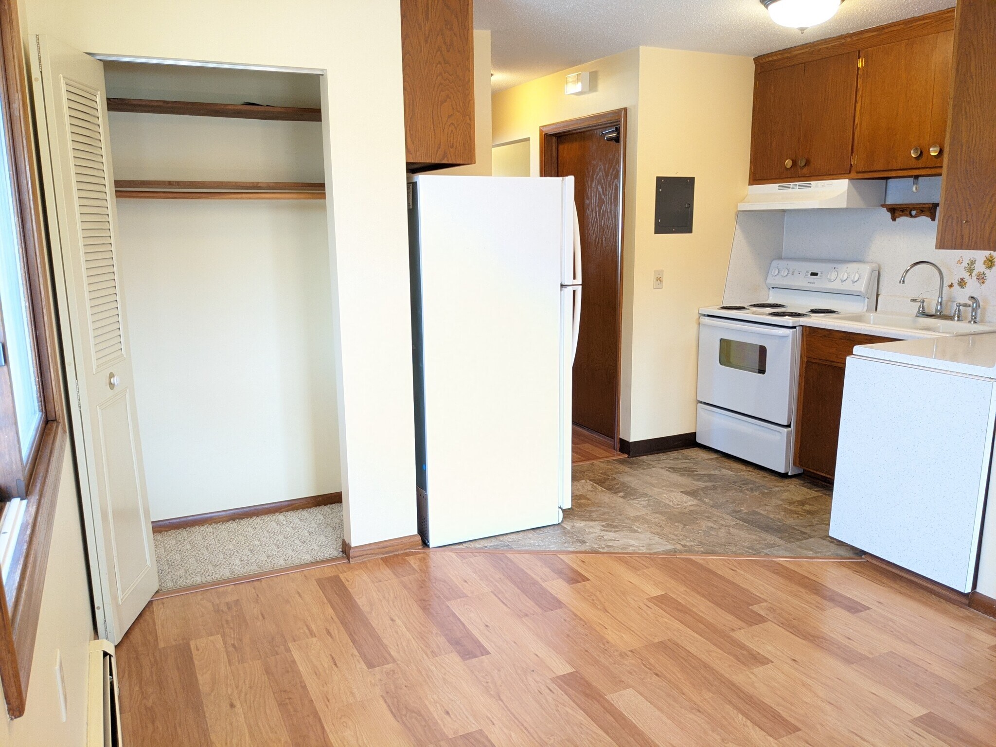 Building Photo - 1916 N 44th Ave