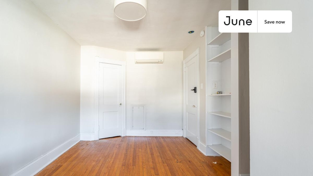 Building Photo - 1443 Parkwood Pl NW