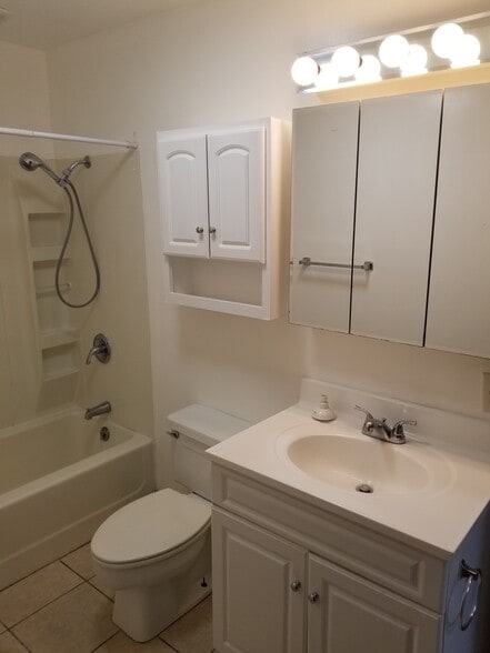 Building Photo - 3401 Hamilton Pl